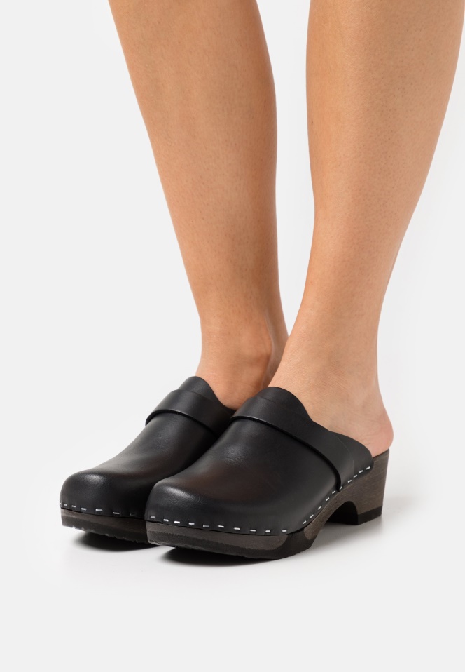 Nude Clogs Gabor