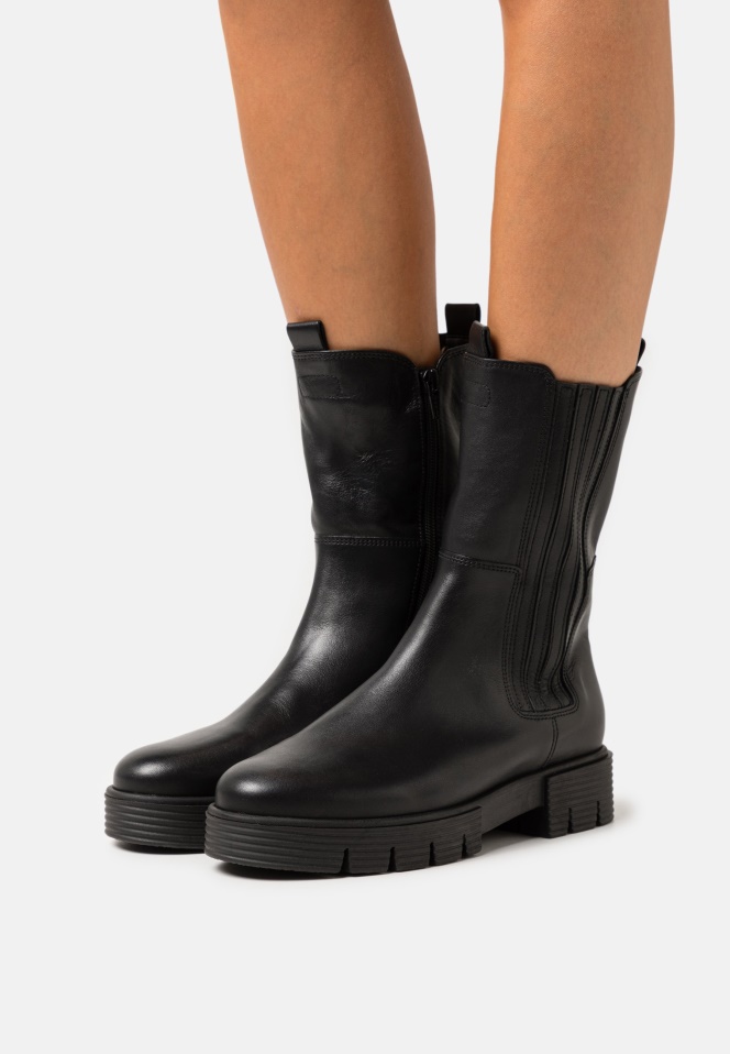 Platform Boots Black/White Gabor