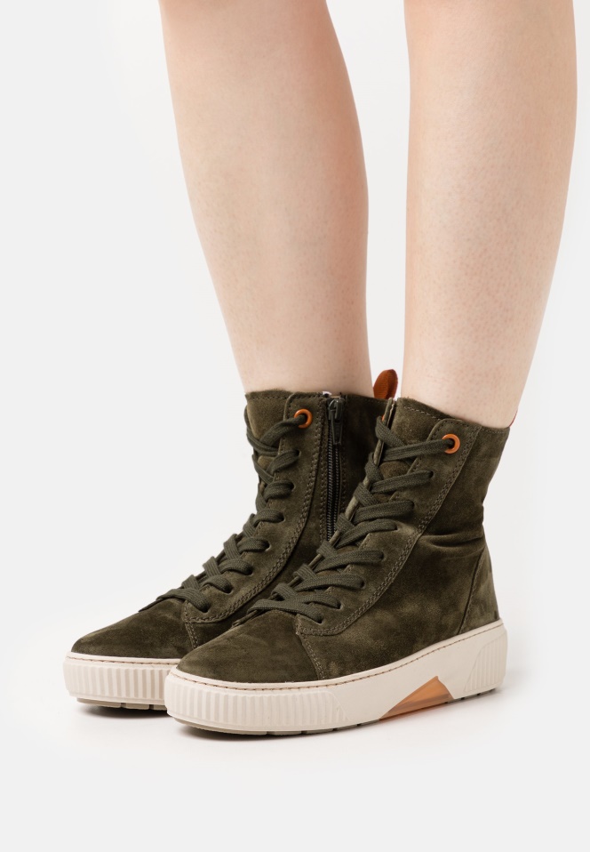 Gabor Platform Ankle Boots Pepper/Creme